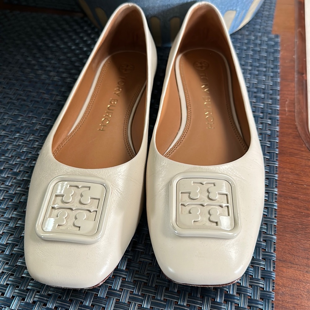 Tory Burch Beige flats. Refurbished Size 8.5